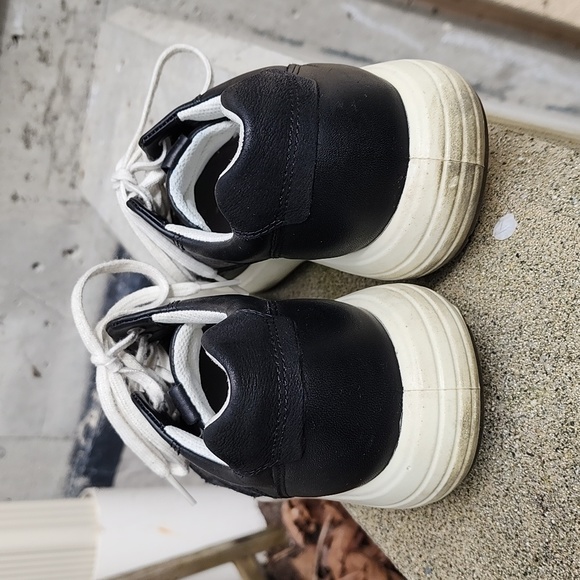 ECCO leather walking shoes sz 39/8.5 - Picture 2 of 5